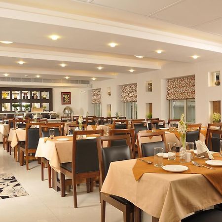 Hotel Niharika Calcutta Eksteriør billede