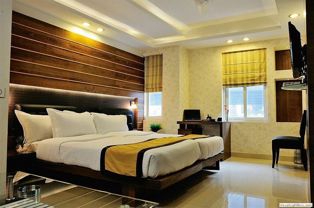 Hotel Niharika Calcutta Eksteriør billede
