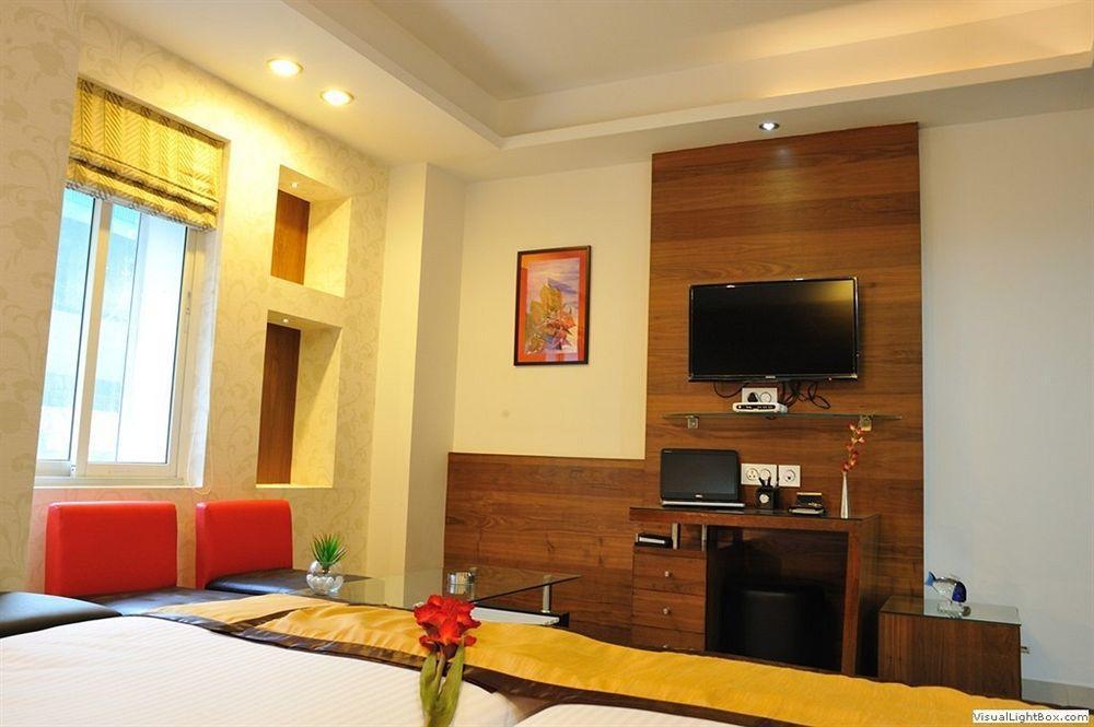 Hotel Niharika Calcutta Eksteriør billede