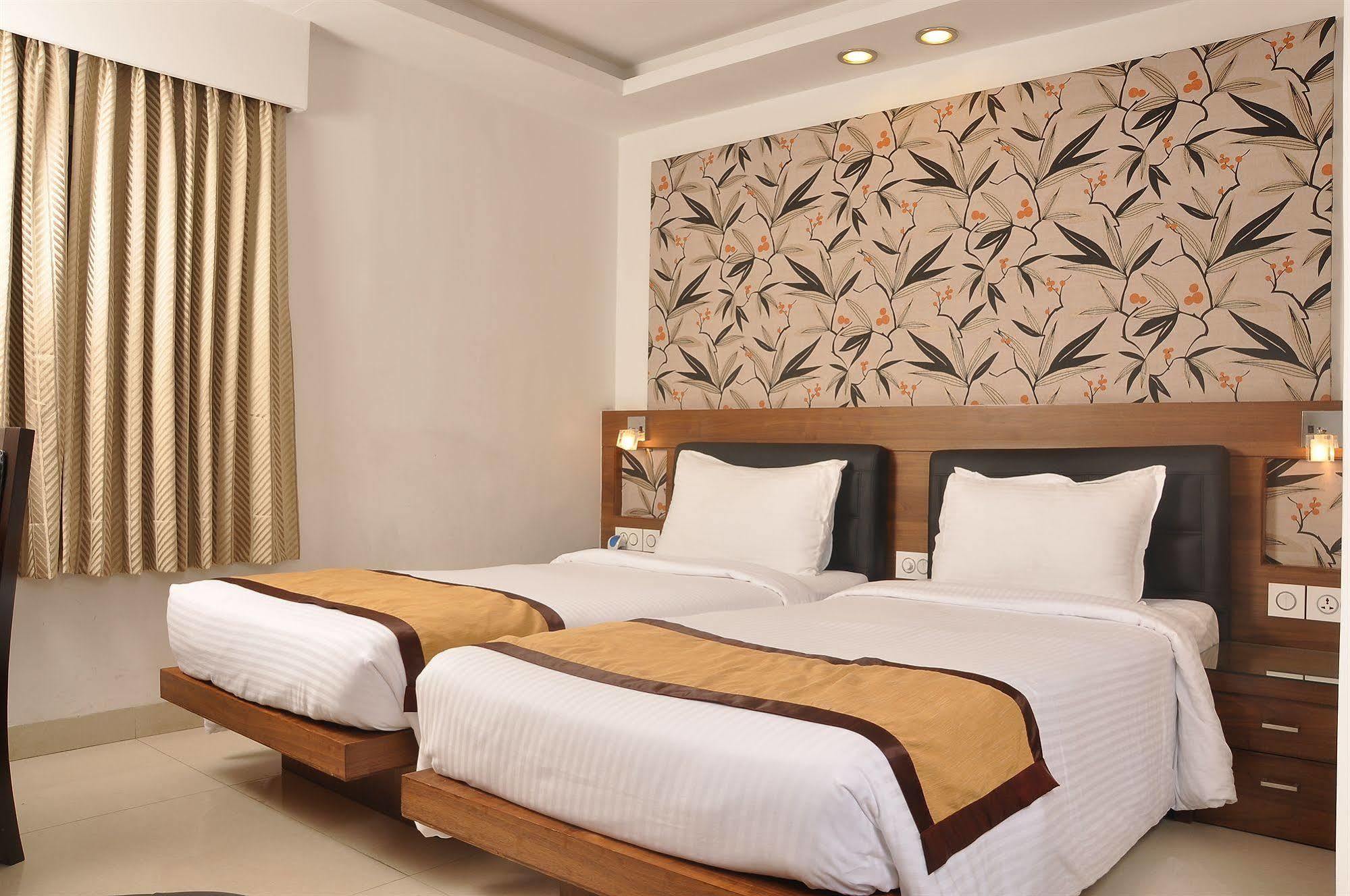 Hotel Niharika Calcutta Eksteriør billede