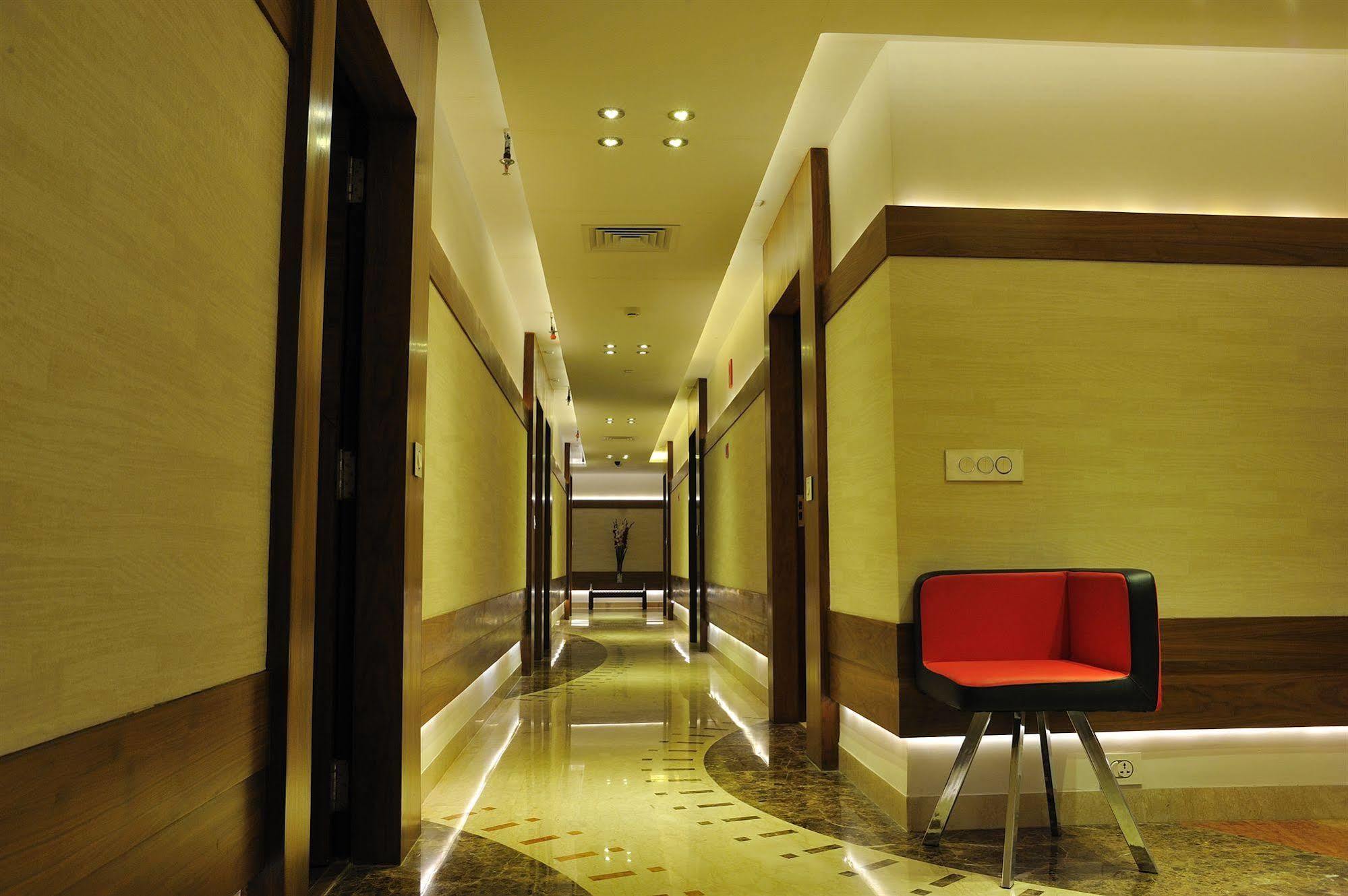 Hotel Niharika Calcutta Eksteriør billede