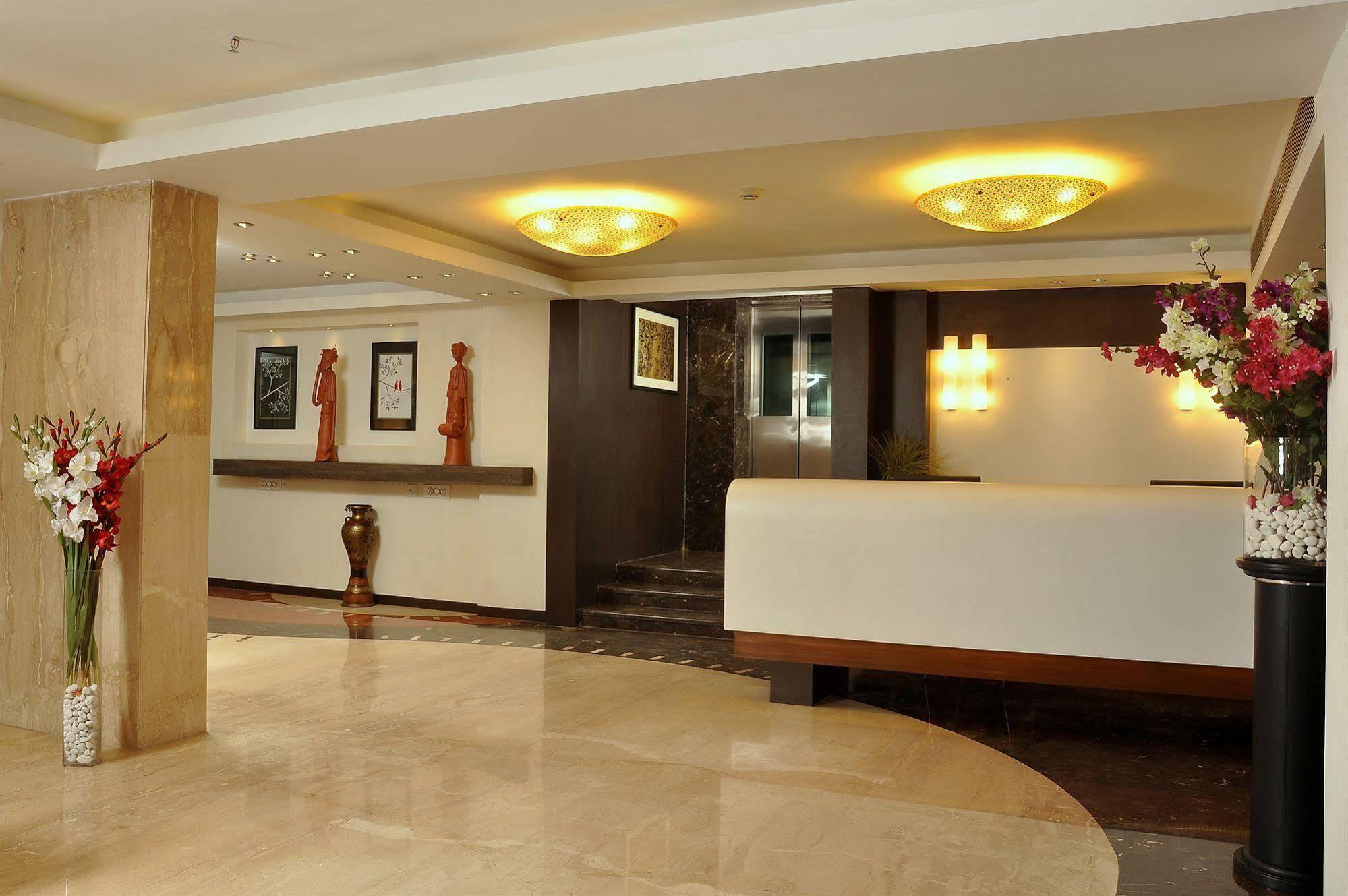 Hotel Niharika Calcutta Eksteriør billede